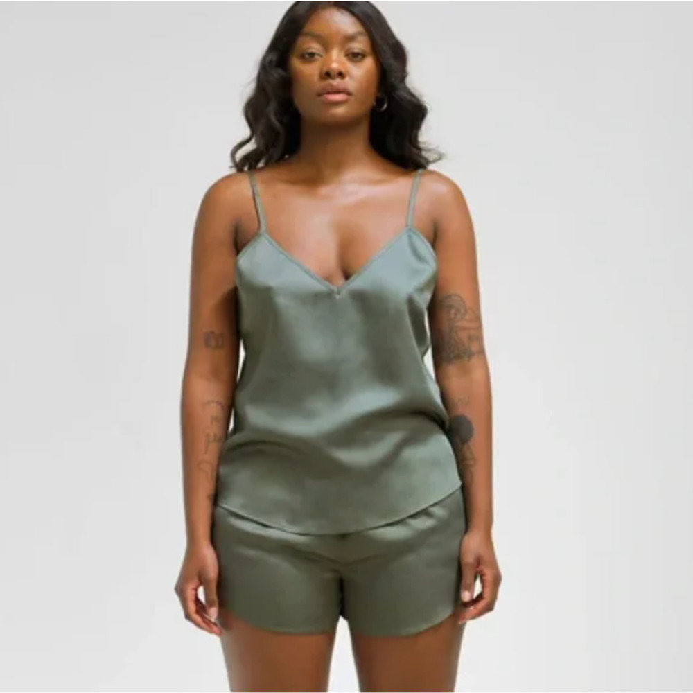 Ettitude Sateen Shortie (Moss) Small